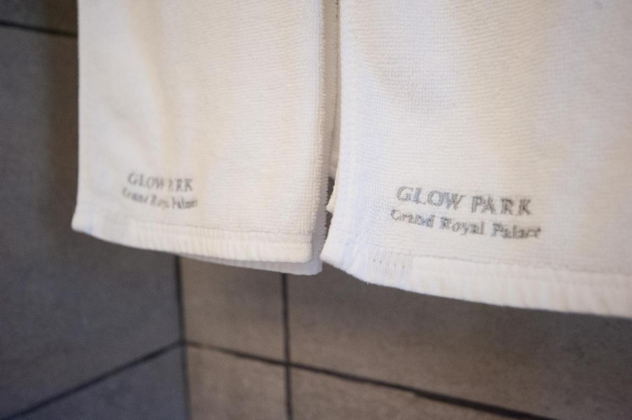 פנום פן Glow Park Hotel Grand Royal Palace מראה חיצוני תמונה